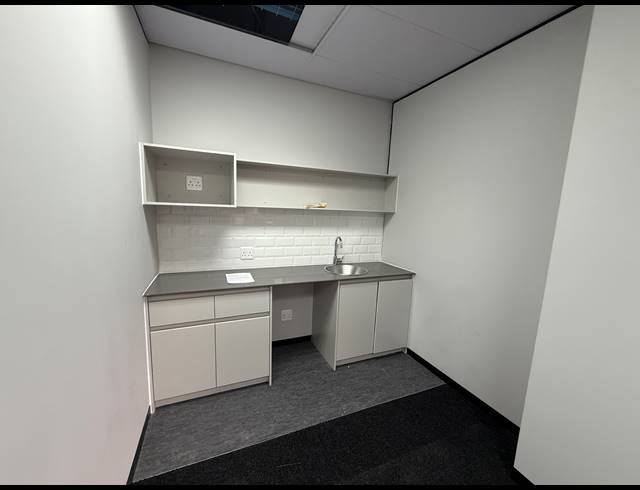 129M² OFFICE TO LET IN PARKTOWN
